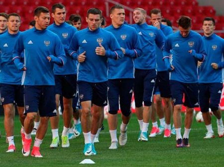 Сборная РФ по футболу побила свой антирекорд в рейтинге ФИФА